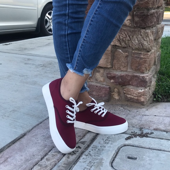 Burgundy classic lace up canvas sneakers✨ - Picture 5 of 8